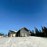 Modern With Ski-inout Near Birken Trails