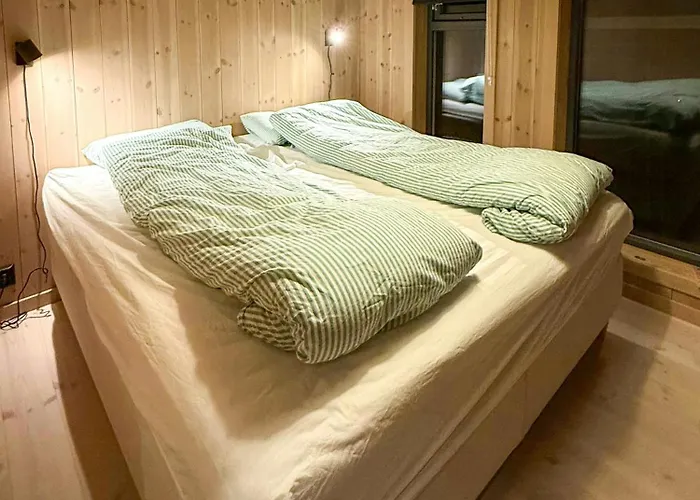 Modern With Ski-inout Near Birken Trails *