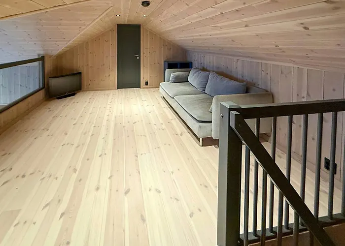 בית נופש Modern With Ski-inout Near Birken Trails