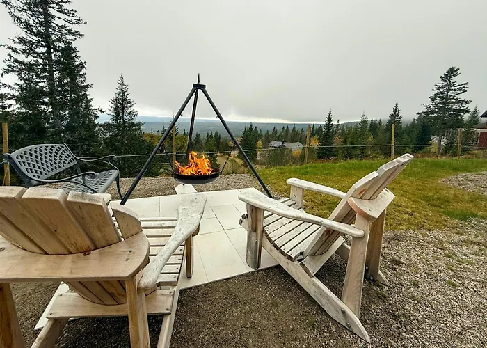 בית נופש Modern With Ski-inout Near Birken Trails