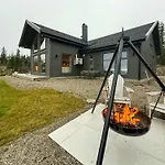 Modern With Ski-inout Near Birken Trails